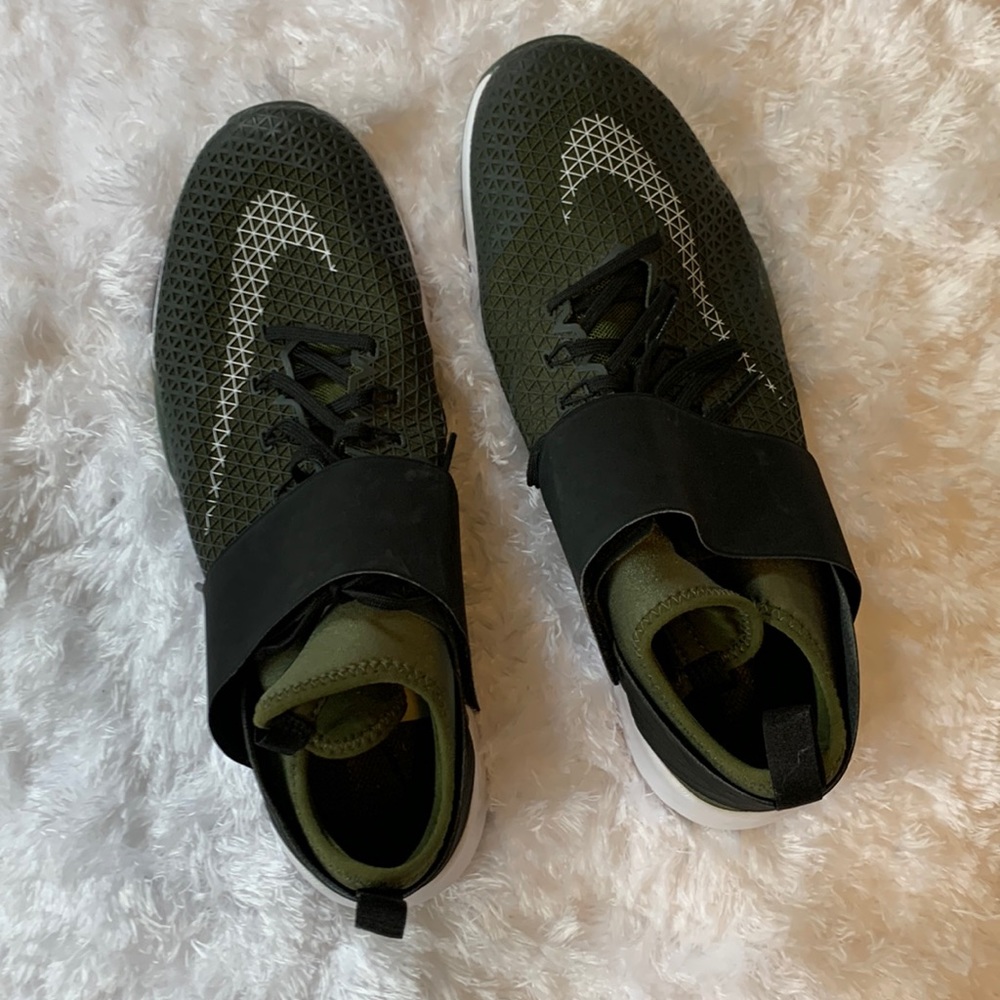 Nike Air Zoom Strong Tennis Shoes